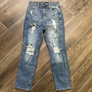 Hollister distressed ultra high-rise mom Jean vintage stretch size 5 short